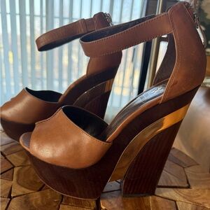 Vince Camuto Tan Platform Sandals
